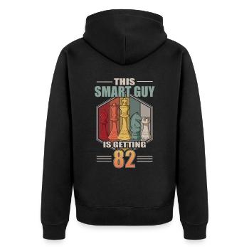 Smart Guy Is Getting 82 Retro Schach 82 Geburtstag - Unisex Premium Bio Zip Hoodie - Schwarz - Hinten - Nico (187cm)