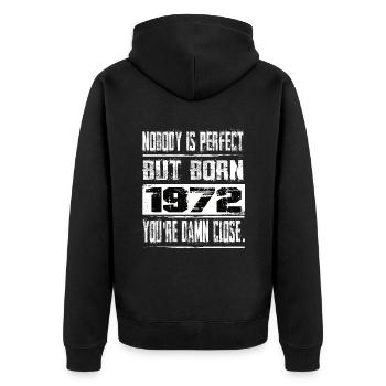 Personne n’est parfait, mais né en 1972 anniversaire - Veste à capuche bio Premium Unisexe - noir - Dos - Nico (187cm)