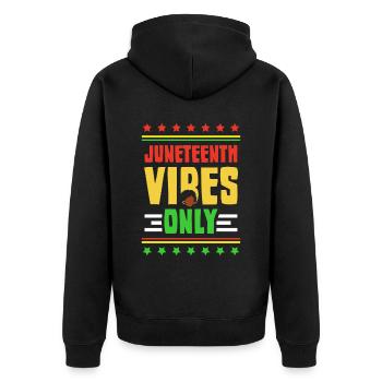 Nur Juneteenth Vibes Black 1865 African American - Unisex Premium Bio Zip Hoodie - Schwarz - Hinten - Nico (187cm)