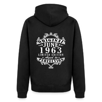 Juni 1963 Jubiläum 1963 Legenden Juni - Unisex Premium Bio Zip Hoodie - Schwarz - Hinten - Nico (187cm)
