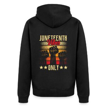 Nur Juneteenth Vibes 1865 African American Black - Unisex Premium Bio Zip Hoodie - Schwarz - Hinten - Nico (187cm)