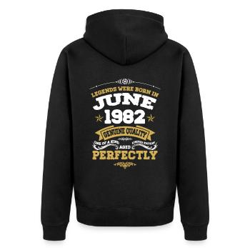Vintage Aged To Perfection Juni 1982 - Unisex Premium Bio Zip Hoodie - Schwarz - Hinten - Nico (187cm)