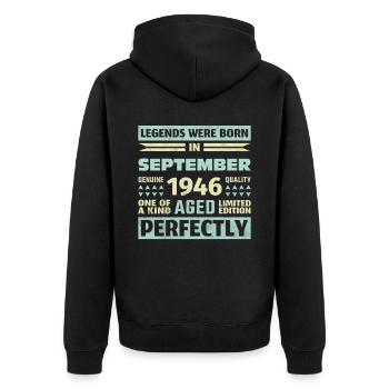 77. Geburtstag August Jahrgang 1946 Vintage - Unisex Premium Bio Zip Hoodie - Schwarz - Hinten - Nico (187cm)