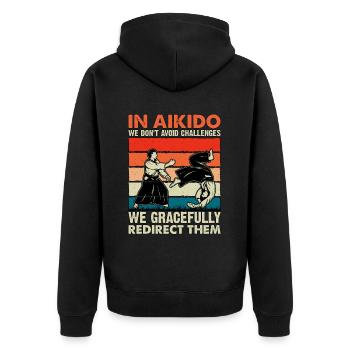 Im Aikido fordern wir nicht anmutig heraus, sondern - Unisex Premium Bio Zip Hoodie - Schwarz - Hinten - Nico (187cm)