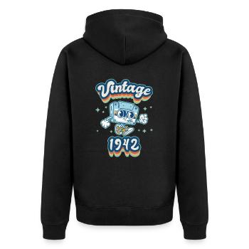 1942 Vintage Jahrgang 80 Geburtstag Retro - Unisex Premium Bio Zip Hoodie - Schwarz - Hinten - Nico (187cm)