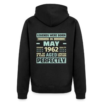 62. Geburtstag Mai Jahrgang 1962 Geschenkidee - Unisex Premium Bio Zip Hoodie - Schwarz - Hinten - Nico (187cm)