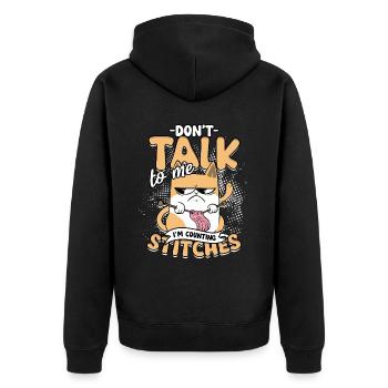 Stricken Don't talk to me I'm counting stitches - Unisex Premium Bio Zip Hoodie - Schwarz - Hinten - Nico (187cm)