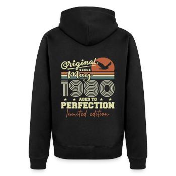 Mai 1980 | Mai 1980 Mai 1980 Geburtstagsgeschenk - Unisex Premium Bio Zip Hoodie - Schwarz - Hinten - Nico (187cm)