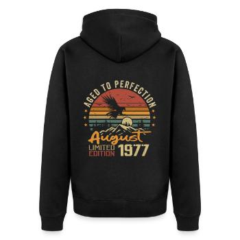 Jahrgang August 1977 Geburtstagsgeschenk August 1977 - Unisex Premium Bio Zip Hoodie - Schwarz - Hinten - Nico (187cm)