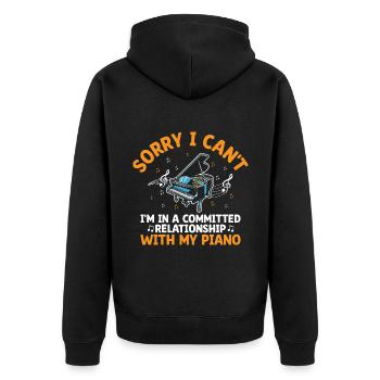 Tut mir leid, ich kann nicht, ich bin in einer festen Beziehung mit - Unisex Premium Bio Zip Hoodie - Schwarz - Hinten - Nico (187cm)
