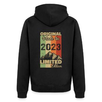 2023 Original limitierte Auflage von 2023 - Unisex Premium Bio Zip Hoodie - Schwarz - Hinten - Nico (187cm)