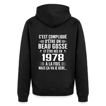 Always Handsome 1978 Geburtstagsgeschenk 1978 - Unisex Premium Bio Zip Hoodie - Schwarz - Hinten - Nico (187cm)