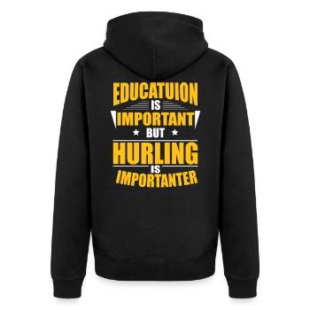 HURLING IS IMPORTANTER - Unisex Premium Bio Zip Hoodie - Schwarz - Hinten - Nico (187cm)