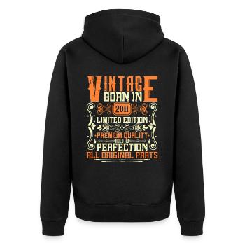 2011 Jahrgang 2011 - Baujahr 2011 Geburtstag 2011 - Unisex Premium Bio Zip Hoodie - Schwarz - Hinten - Nico (187cm)
