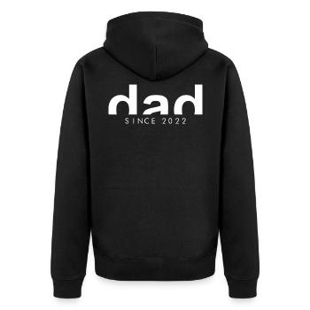 DAD - SINCE - 2022 - Vater Geschenkidee - Unisex Premium Bio Zip Hoodie - Schwarz - Hinten - Nico (187cm)