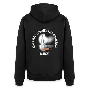 Never Underestimate An Old Woman With Sailboat - Unisex Premium Bio Zip Hoodie - Schwarz - Hinten - Nico (187cm)