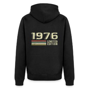 Jahrgang 1976 Geburtstag 1976 Jahrgang 1976 - Unisex Premium Bio Zip Hoodie - Schwarz - Hinten - Nico (187cm)