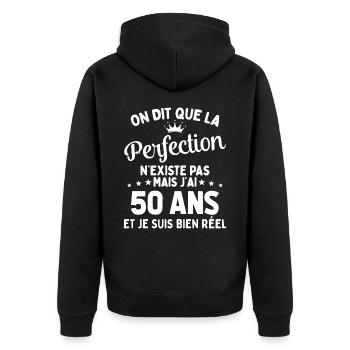 J'ai 50 Ans et je suis bien réel - perfection - Veste à capuche bio Premium Unisexe - noir - Dos - Nico (187cm)