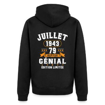 79 Ans Anniversaire Vintage Né(e) en Juillet 1943 - Veste à capuche bio Premium Unisexe - noir - Dos - Nico (187cm)