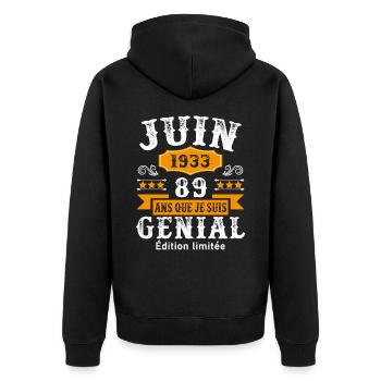 89 Ans Anniversaire Vintage Né(e) en Juin 1933 - Veste à capuche bio Premium Unisexe - noir - Dos - Nico (187cm)