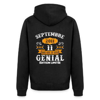 11 Ans Anniversaire Vintage Né(e) Septembre 2011 - Veste à capuche bio Premium Unisexe - noir - Dos - Nico (187cm)