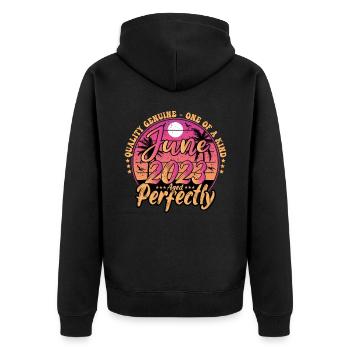 Juni 2023 Jubiläum 2023 Retro 2023 Juni - Unisex Premium Bio Zip Hoodie - Schwarz - Hinten - Nico (187cm)