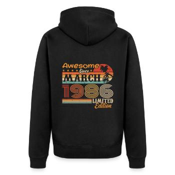 März 1986 Jahrgang 1986 Retro Geburtstagsgeschenk - Unisex Premium Bio Zip Hoodie - Schwarz - Hinten - Nico (187cm)