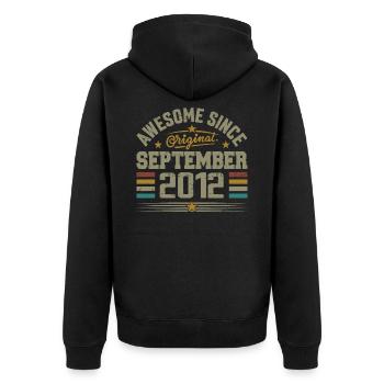 September 2012 Geschenk Gebaut im September 2012 - Unisex Premium Bio Zip Hoodie - Schwarz - Hinten - Nico (187cm)