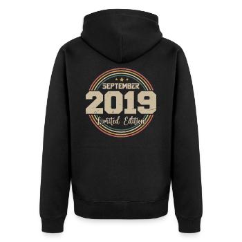 September 2019 Geburtstagsgeschenk 2019 - Unisex Premium Bio Zip Hoodie - Schwarz - Hinten - Nico (187cm)
