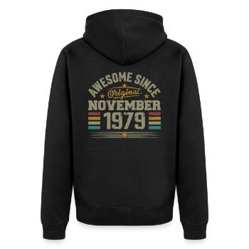 November 1979 Geburtstagsgeschenk | November 1979 - Unisex Premium Bio Zip Hoodie - Schwarz - Hinten - Nico (187cm)