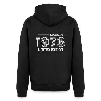 1976 Geburtstagsgeschenk 1976 Geschenkidee - Unisex Premium Bio Zip Hoodie - Schwarz - Hinten - Nico (187cm)