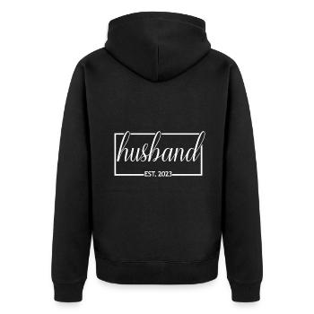 Ehemann Est. 2023 Verlobungsgeschenk des Bräutigams - Unisex Premium Bio Zip Hoodie - Schwarz - Hinten - Nico (187cm)