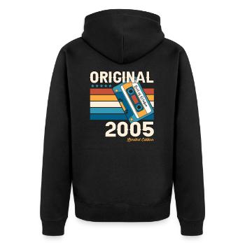 18. Geburtstag Mann Oktober Jahrgang 2005 Kassette - Unisex Premium Bio Zip Hoodie - Schwarz - Hinten - Nico (187cm)