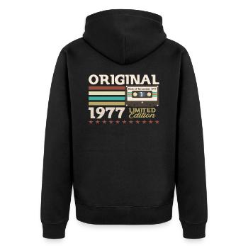 46. Geburtstag Kassette November Jahrgang 1977 - Unisex Premium Bio Zip Hoodie - Schwarz - Hinten - Nico (187cm)