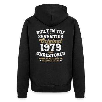 Built in the seventies 1979 44. Geburtstag Herren - Unisex Premium Bio Zip Hoodie - Schwarz - Hinten - Nico (187cm)