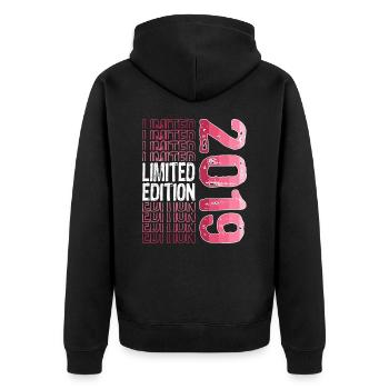 Limited Edition seit 2019 Geburtstag Vintage 2019 - Unisex Premium Bio Zip Hoodie - Schwarz - Hinten - Nico (187cm)