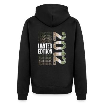 Limited Edition seit 2012 Geburtstag Vintage 2012 - Unisex Premium Bio Zip Hoodie - Schwarz - Hinten - Nico (187cm)