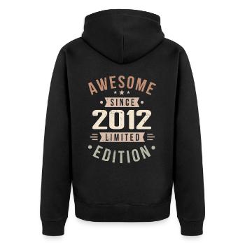 Original 2012 Jahrgang Vintage Geburtstag 2012 - Unisex Premium Bio Zip Hoodie - Schwarz - Hinten - Nico (187cm)
