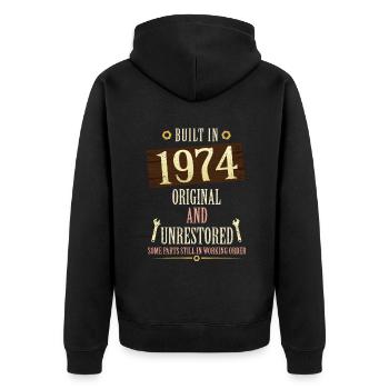 Built In The 1974 Original And Unrestored - Unisex Premium Bio Zip Hoodie - Schwarz - Hinten - Nico (187cm)