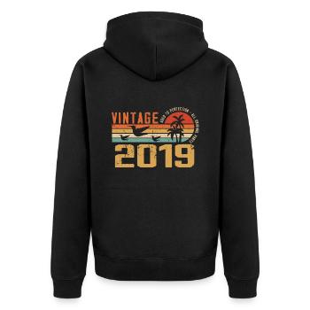 Jahrgang 2019 Jubiläumsgeschenk - Jahrgang 2019 - Unisex Premium Bio Zip Hoodie - Schwarz - Hinten - Nico (187cm)