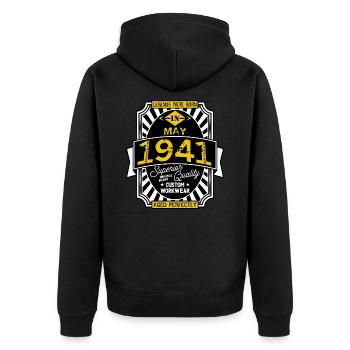 1941 MAI - Unisex Premium Bio Zip Hoodie - Schwarz - Hinten - Nico (187cm)
