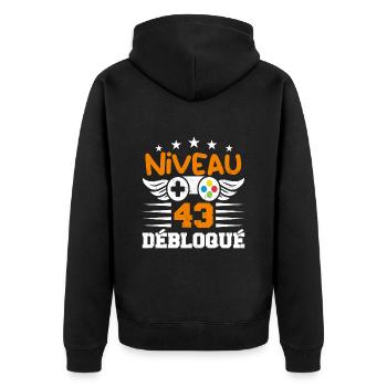 Niveau 43 débloqué - idée cadeau anniversaire - Veste à capuche bio Premium Unisexe - noir - Dos - Nico (187cm)