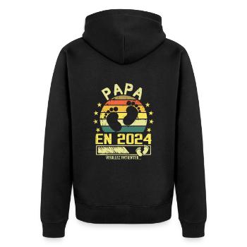Papa en 2024 Veuillez Patienter Cadeau Futur Père - Veste à capuche bio Premium Unisexe - noir - Dos - Nico (187cm)