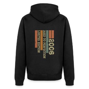 2006 Retro Vintage Jubiläumsgeschenk Geboren im Jahr 2006 - Unisex Premium Bio Zip Hoodie - Schwarz - Hinten - Nico (187cm)