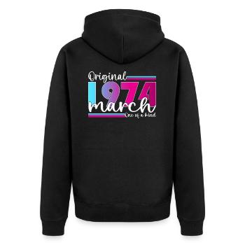 49. Geburtstag Frau Original März Jahrgang 1974 - Unisex Premium Bio Zip Hoodie - Schwarz - Hinten - Nico (187cm)