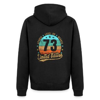 Update Level Up 73 Jahre Limited Edition Retro - Unisex Premium Bio Zip Hoodie - Schwarz - Hinten - Nico (187cm)