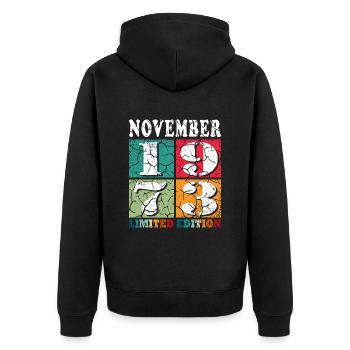 Novembre 1973 Vintage anniversaire Vintage cadeau - Veste à capuche bio Premium Unisexe - noir - Dos - Nico (187cm)