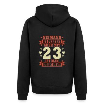 Niemand ist perfekt. Aber mit 23 ist man nah dran. - Unisex Premium Bio Zip Hoodie - Schwarz - Hinten - Nico (187cm)