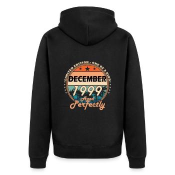 Dezember 1999 | Limitierte Auflage - Unisex Premium Bio Zip Hoodie - Schwarz - Hinten - Nico (187cm)
