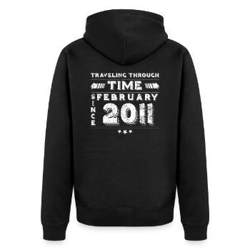 Vintage Time Travel anniversaire Design février 2011 - Veste à capuche bio Premium Unisexe - noir - Dos - Nico (187cm)